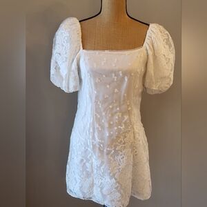 She & Sky White Bubble Sleeved Mini Sheath dress Large